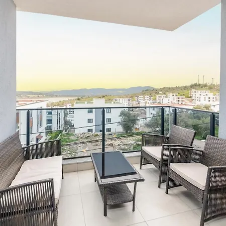 Spacious Flat With Balcony In Mugla