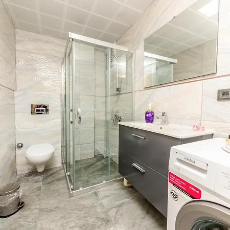 Spacious Flat With Balcony In Mugla Apartmán Mumcular