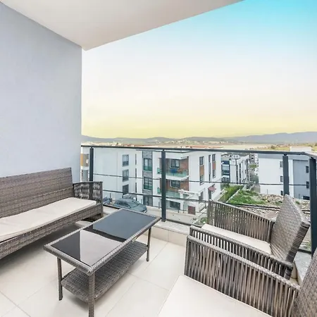 Apartmán Spacious Flat With Balcony In Mugla Mumcular
