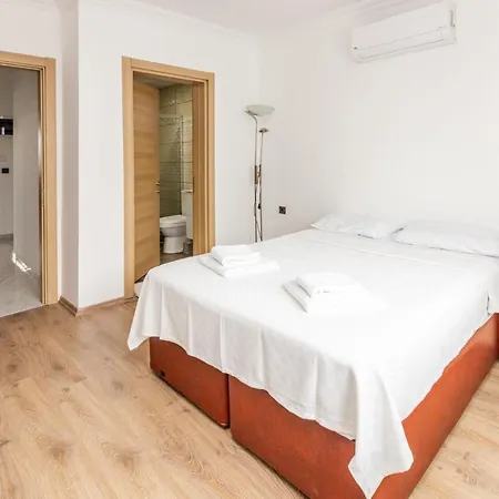 Spacious Flat With Balcony In Mugla Mumcular